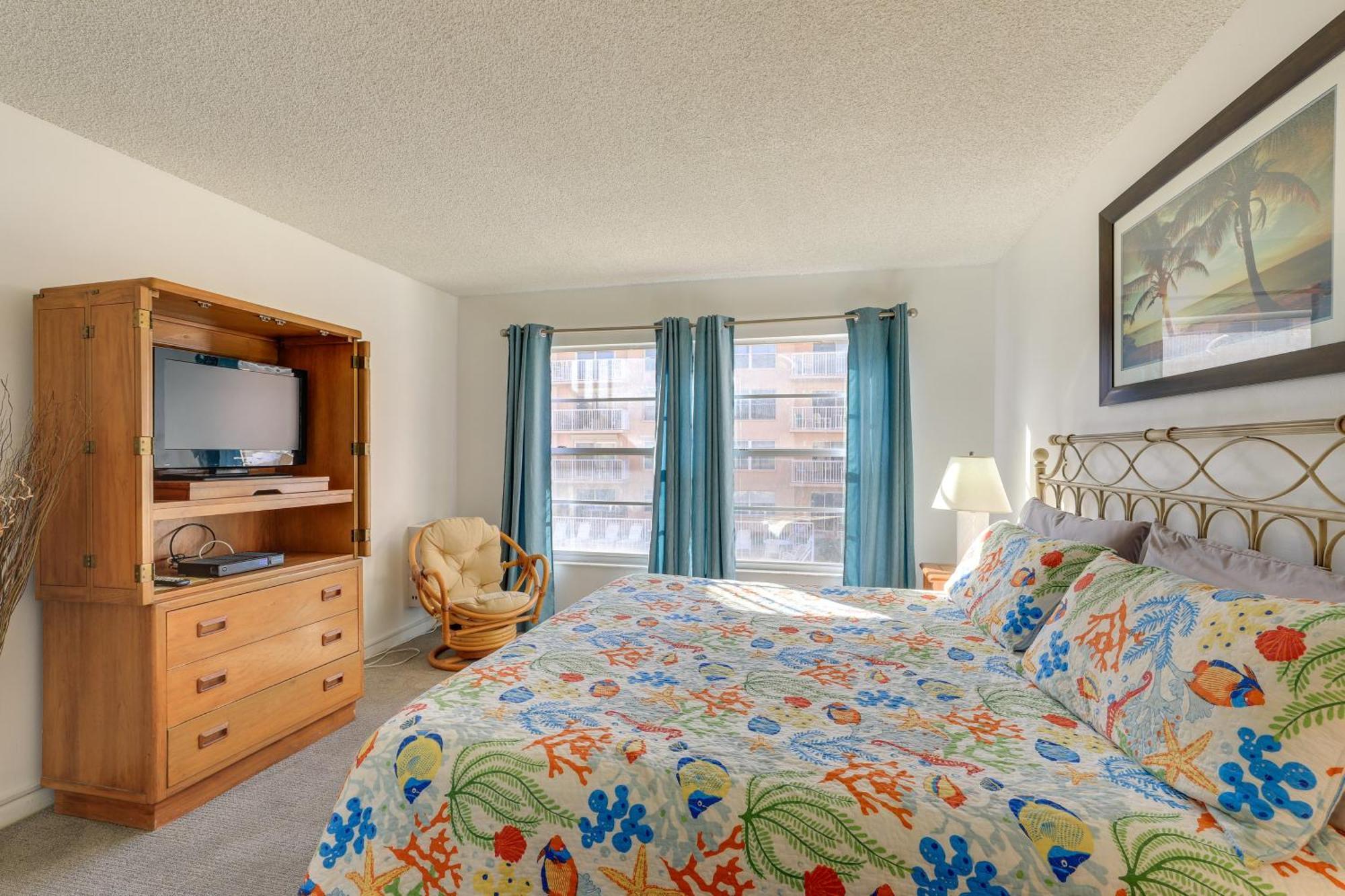Central Cocoa Beach Condo With View, Steps To Beach! エクステリア 写真