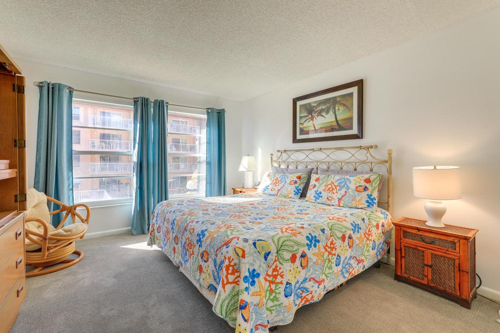 Central Cocoa Beach Condo With View, Steps To Beach! エクステリア 写真