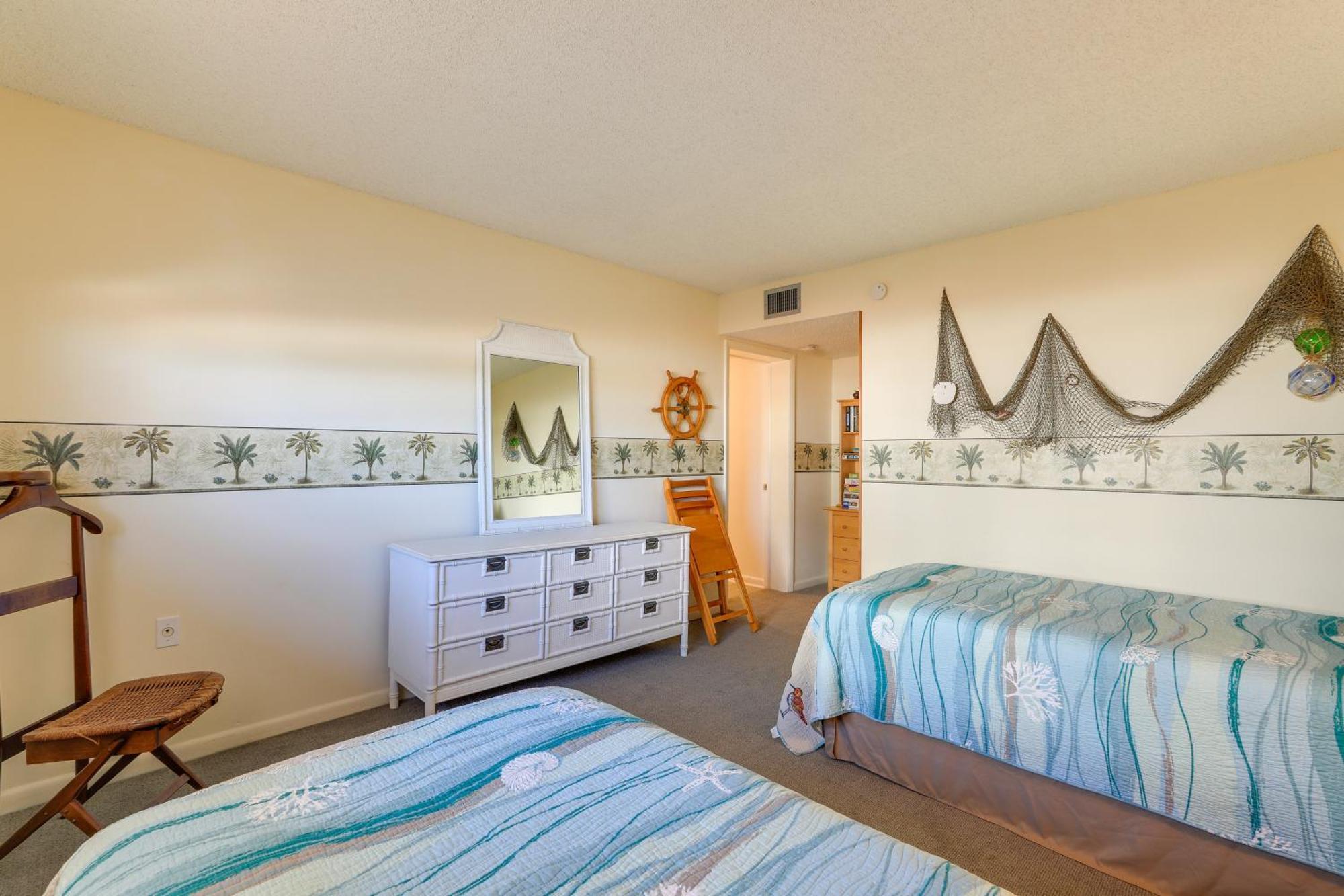 Central Cocoa Beach Condo With View, Steps To Beach! エクステリア 写真