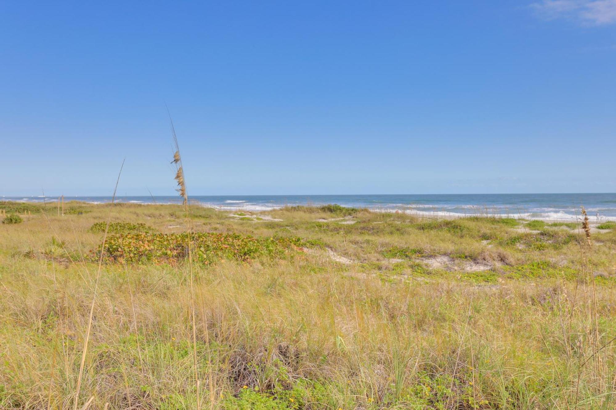 Central Cocoa Beach Condo With View, Steps To Beach! エクステリア 写真