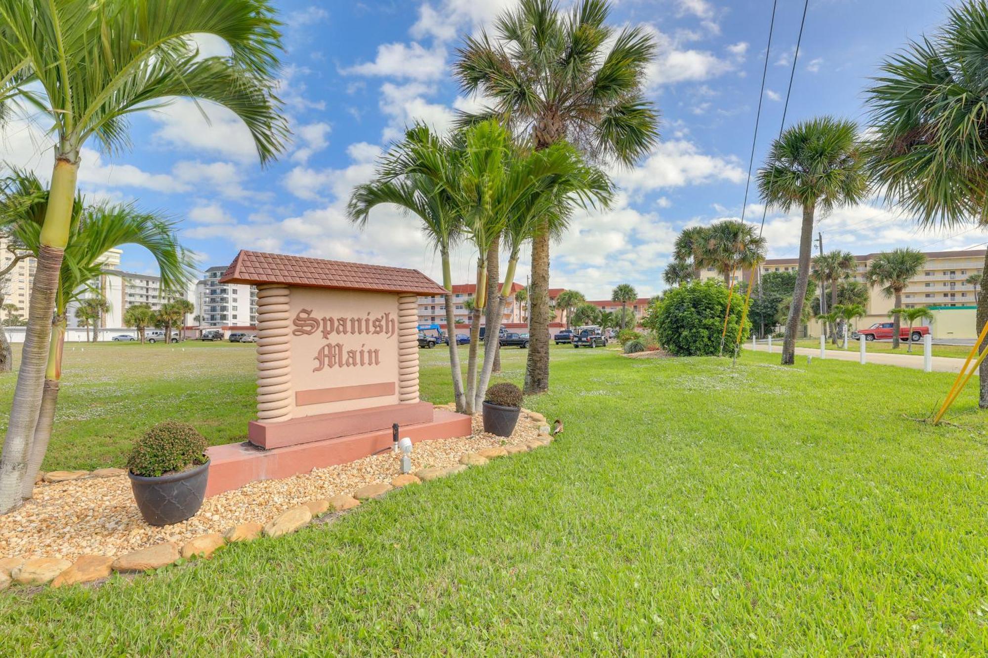 Central Cocoa Beach Condo With View, Steps To Beach! エクステリア 写真