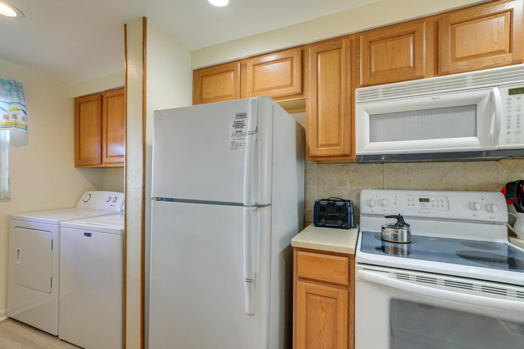 Central Cocoa Beach Condo With View, Steps To Beach! エクステリア 写真