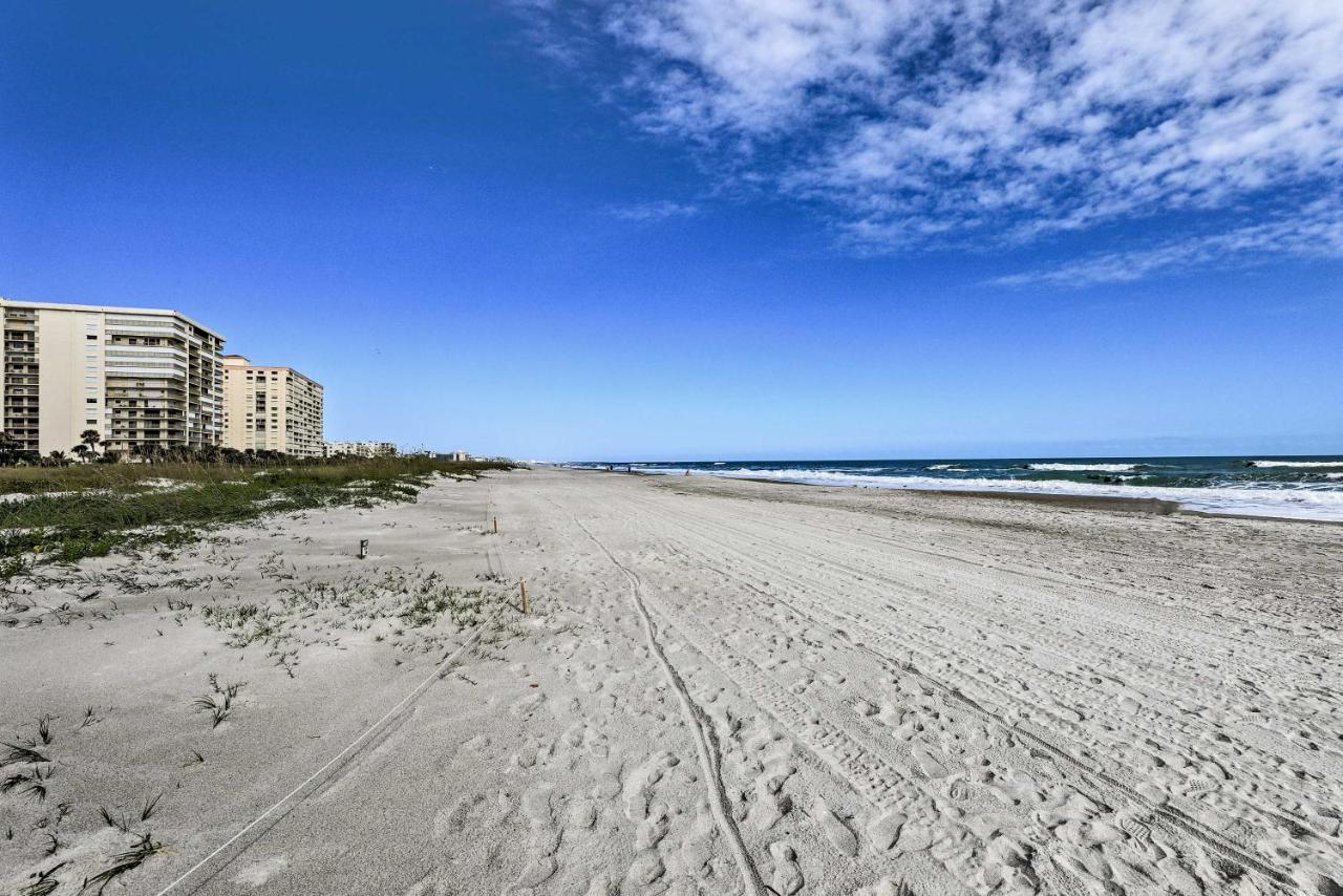 Central Cocoa Beach Condo With View, Steps To Beach! エクステリア 写真